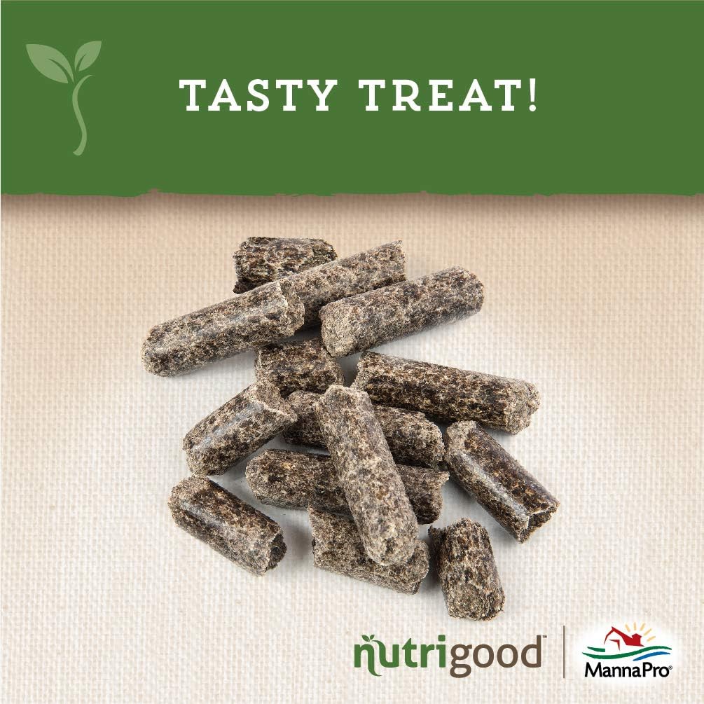 Manna Pro NutriGood Low-Sugar Apple Snax Horse Treats, All-Natural, No Added Sugar or Molasses, Low-Starch Formula, Ideal for Horses with Metabolic Needs, 4 lb Bag